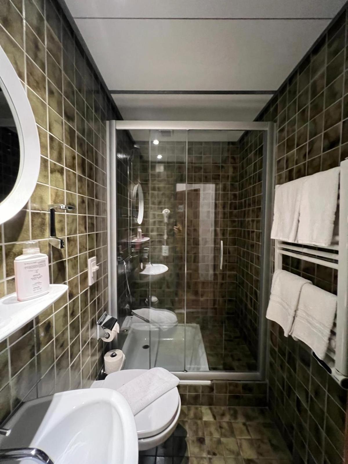 Hotel Croce Federale Беллинцона Экстерьер фото