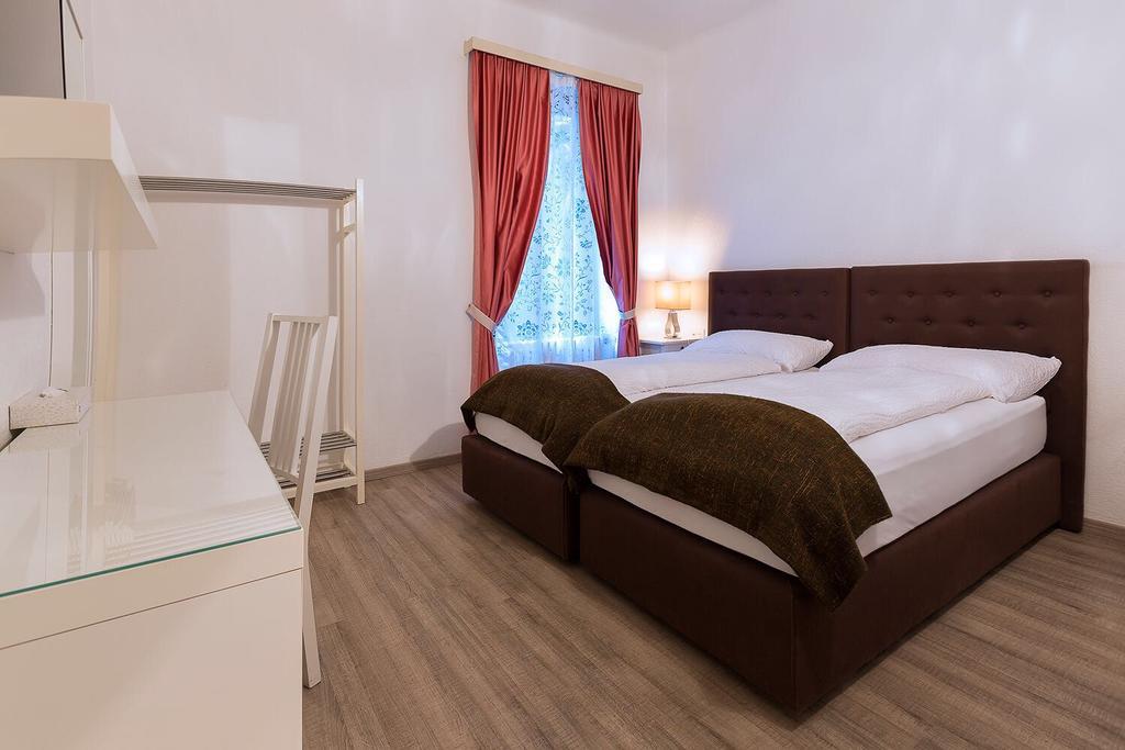 Hotel Croce Federale Беллинцона Экстерьер фото